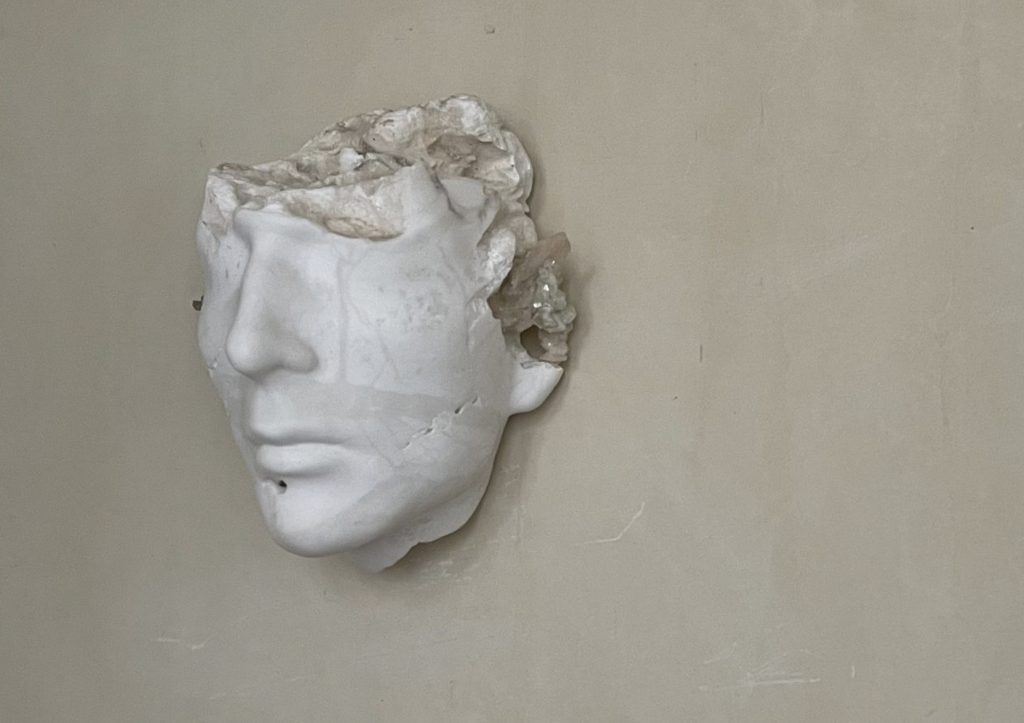 Sofie Muller, AL/LXXXIII/20, 2020, alabaster, 36 x 30 cm