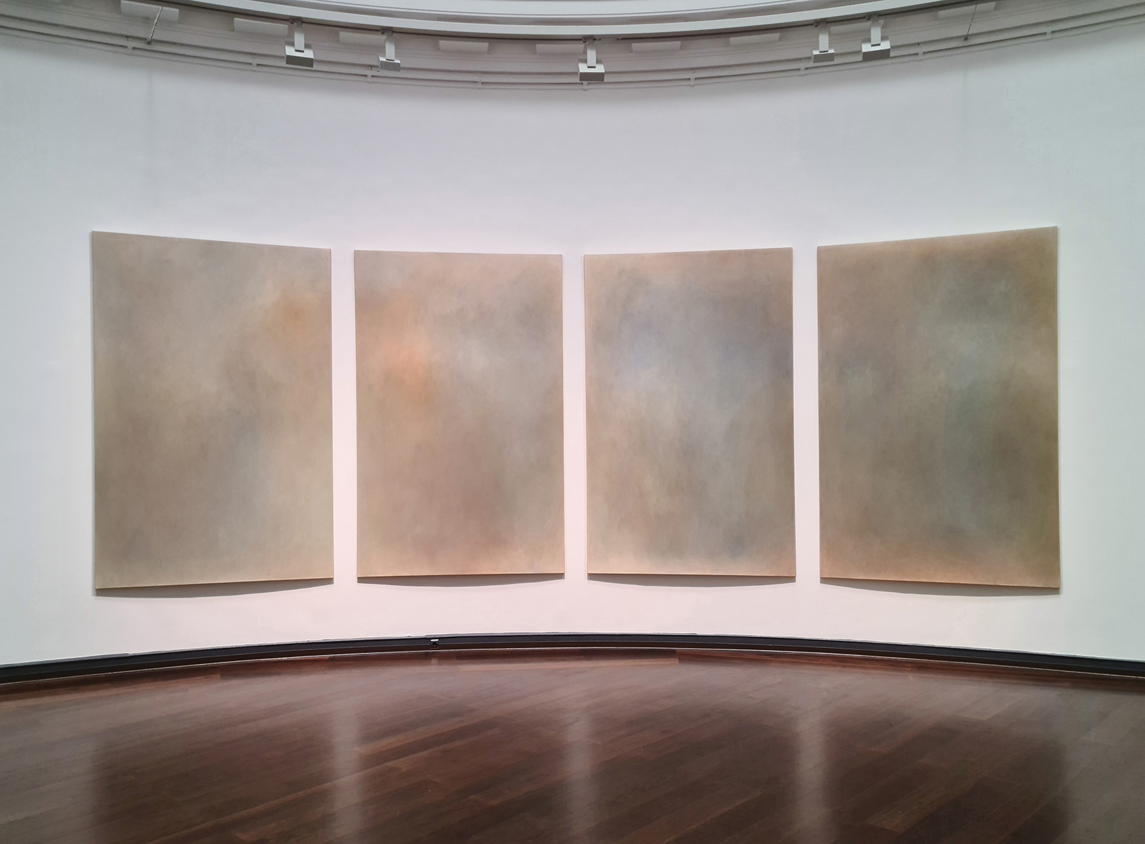 HAMBURGER KUNSTHALLE, 29 November - 4 May,
HANNS KUNITZBERGER,
'ABBILD 2002–2005', KOMPOSITION Sätze I, II, III, IV – jeweils mit 4 Gemälden 1 bis 16, je 300 x 190 cm, Öl / Mollino, 2002–2005.
'ABBILD 2002–2005', COMPOSITION, Sätze I, II, III, IV – each with 4 Paintings 1 to 16, each 300 x 190 cm, Oil / Mollino, 2002–2005.
SATZ I