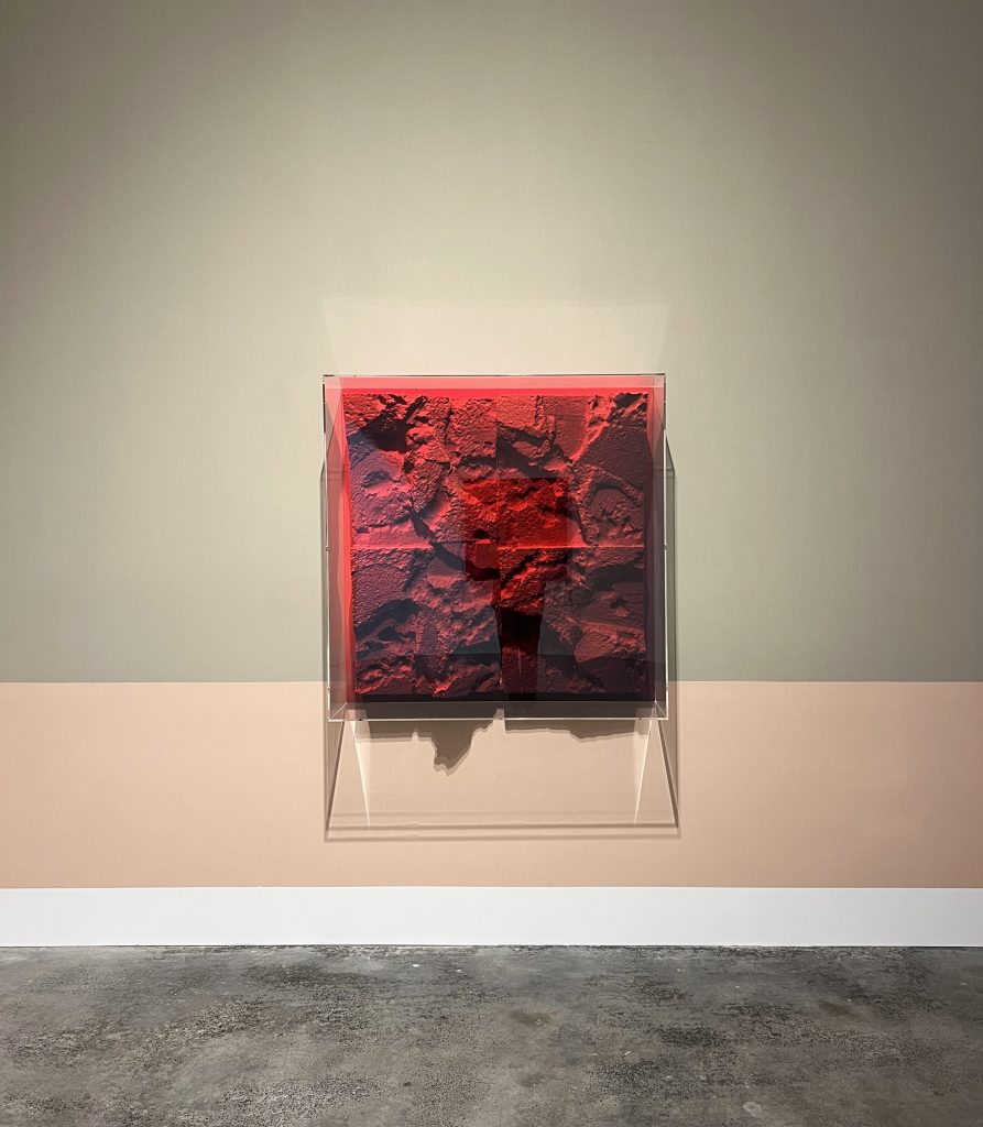 teNdertaNtrum, 2024
spray paint on polystyrene & 
wood in acrylic glass box
110 x 110 x 37 cm